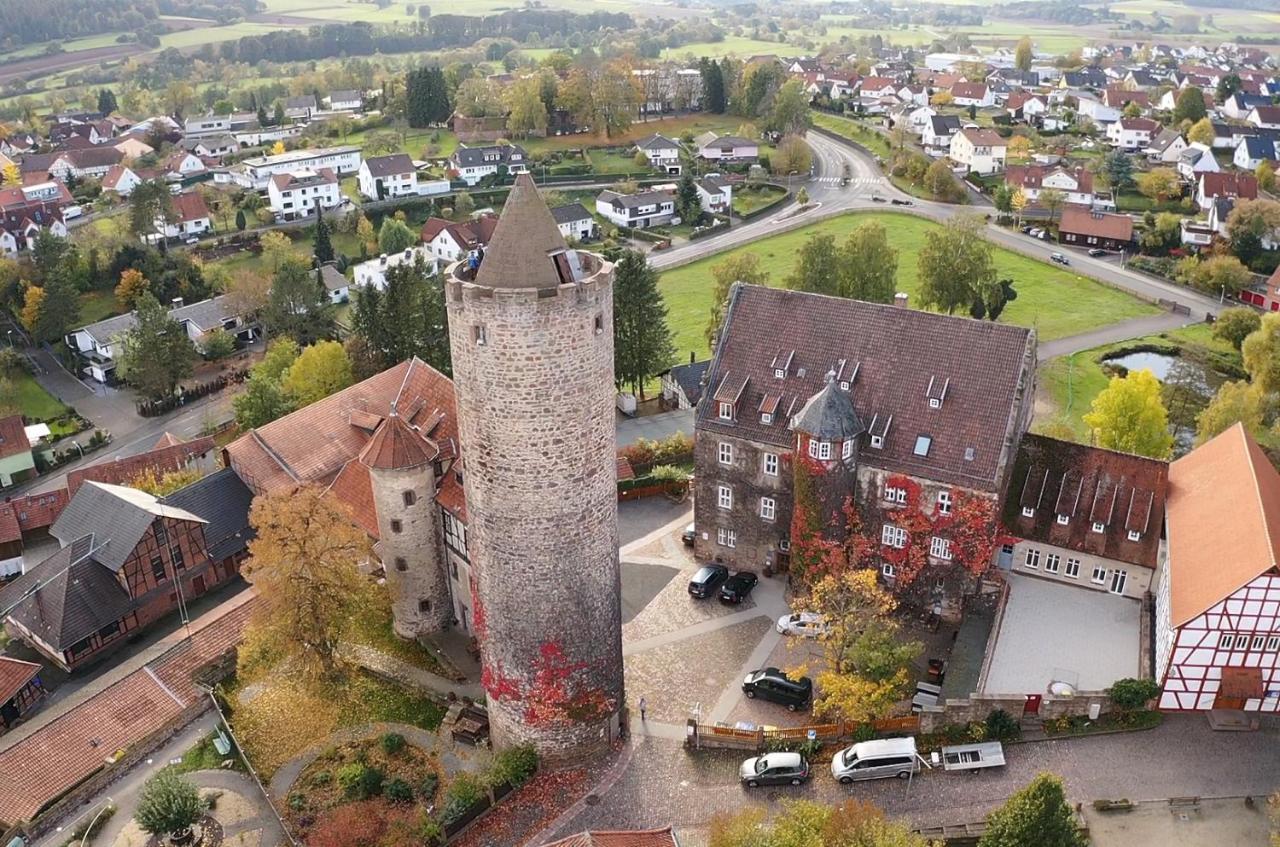 Graefin Amalia - Elegantes Apartment In Der Historischen Hinterburg In Schlitz, 2 Schlafzimmer, Mit Garten, Nahe Fulda Und Bad Hersfeld 외부 사진