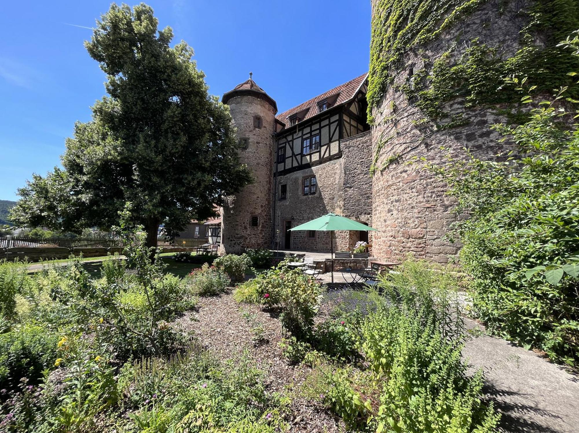 Graefin Amalia - Elegantes Apartment In Der Historischen Hinterburg In Schlitz, 2 Schlafzimmer, Mit Garten, Nahe Fulda Und Bad Hersfeld 외부 사진